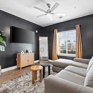The Celebrity The Gulch Apartment